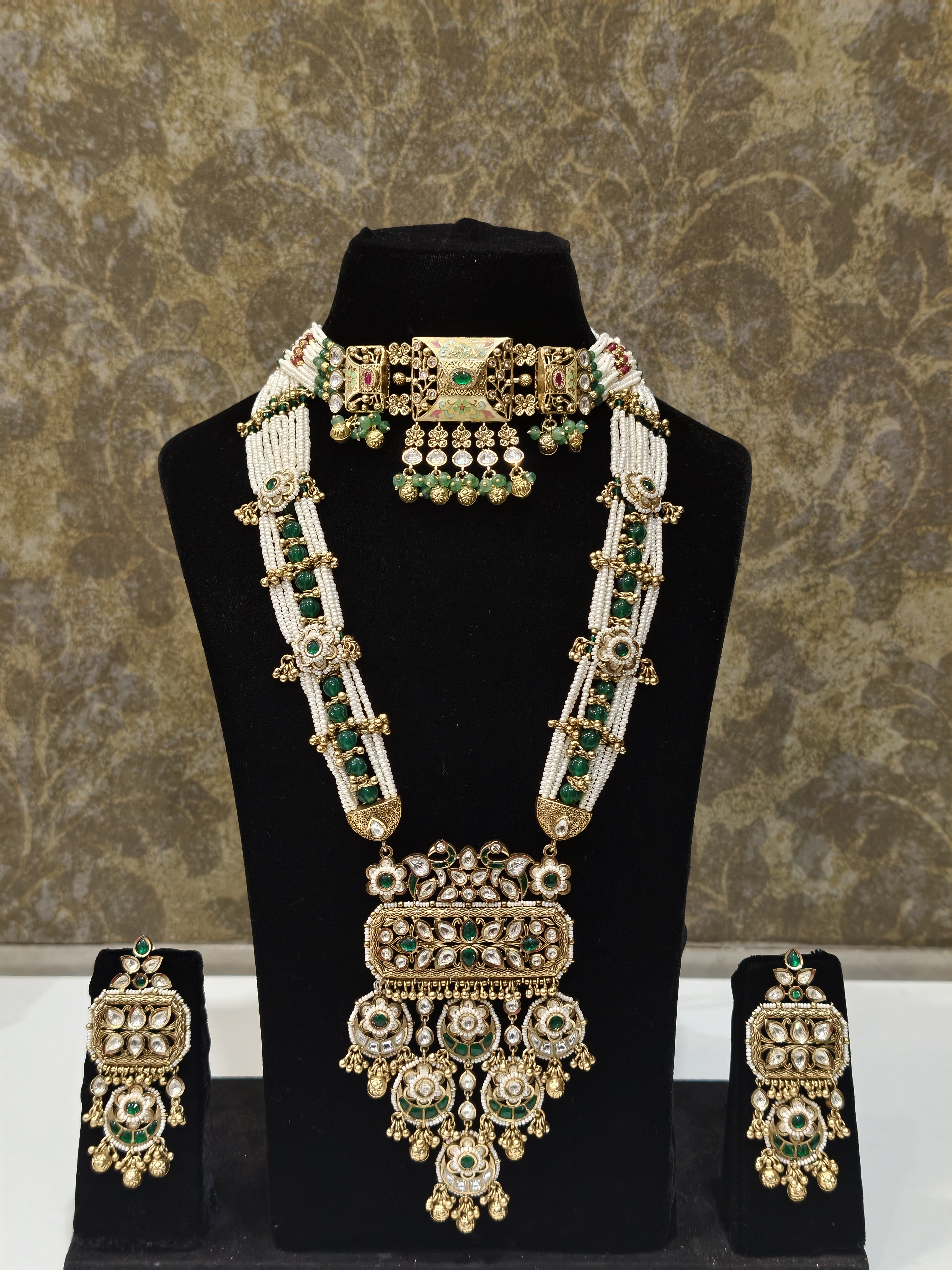 Regal Emerald Set
